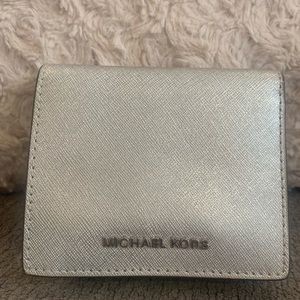 Michael kors wallet